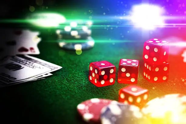 Papan bingo digital dengan angka yang berbeda terlihat jelas
